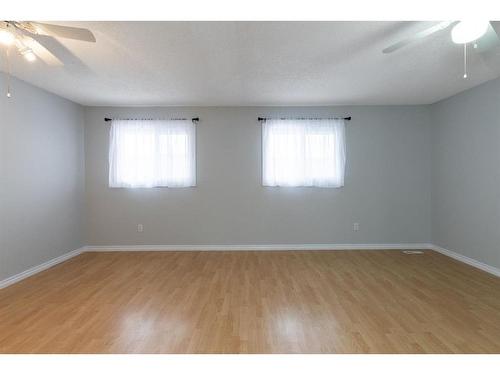 4515 48 Street, Innisfail, AB - Indoor Photo Showing Other Room