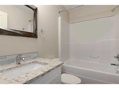 142 Beacon Hill Drive Sw, Fort Mcmurray, AB - Indoor Photo Showing Bathroom