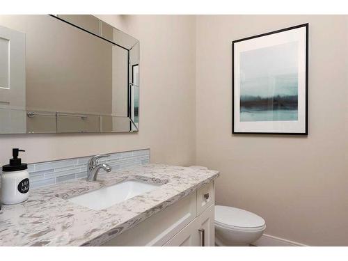 142 Beacon Hill Drive Sw, Fort Mcmurray, AB - Indoor Photo Showing Bathroom