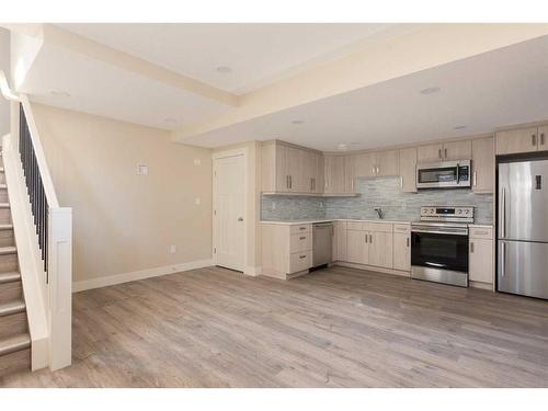 142 Beacon Hill Drive Sw, Fort Mcmurray, AB - Indoor Photo Showing Kitchen