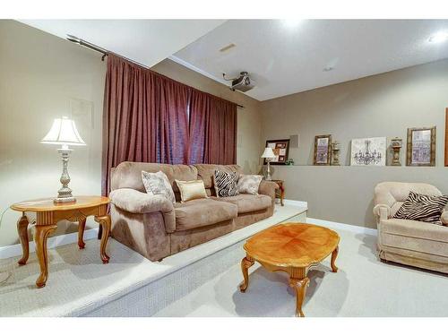 148 Iverson Close, Red Deer, AB - Indoor Photo Showing Living Room