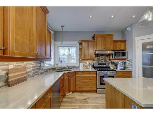 136 Ammeter Crescent, Red Deer, AB - Indoor Photo Showing Kitchen