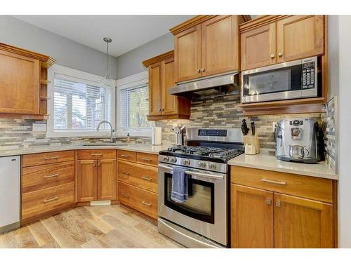 136 Ammeter Crescent, Red Deer, AB - Indoor Photo Showing Kitchen