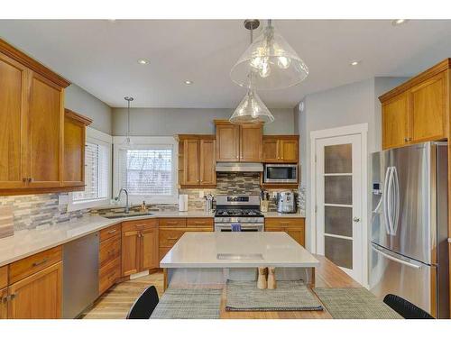 136 Ammeter Crescent, Red Deer, AB - Indoor Photo Showing Kitchen