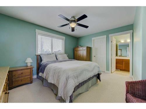 136 Ammeter Crescent, Red Deer, AB - Indoor Photo Showing Bedroom