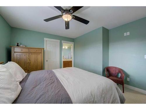 136 Ammeter Crescent, Red Deer, AB - Indoor Photo Showing Bedroom