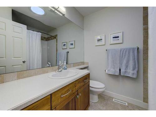 136 Ammeter Crescent, Red Deer, AB - Indoor Photo Showing Bathroom