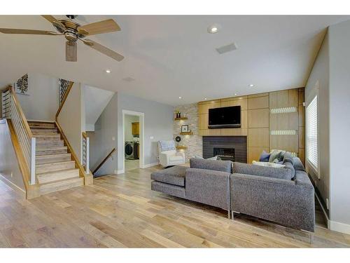 136 Ammeter Crescent, Red Deer, AB - Indoor Photo Showing Living Room With Fireplace