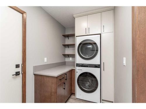 63 Addinell Close, Red Deer, AB - Indoor Photo Showing Laundry Room