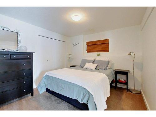 4804 Lake Street, Alix, AB - Indoor Photo Showing Bedroom