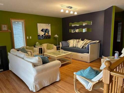 4804 Lake Street, Alix, AB - Indoor Photo Showing Living Room