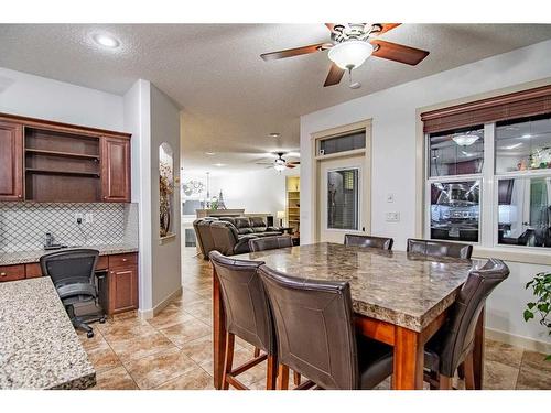 100 Vincent Close, Red Deer, AB - Indoor Photo Showing Dining Room