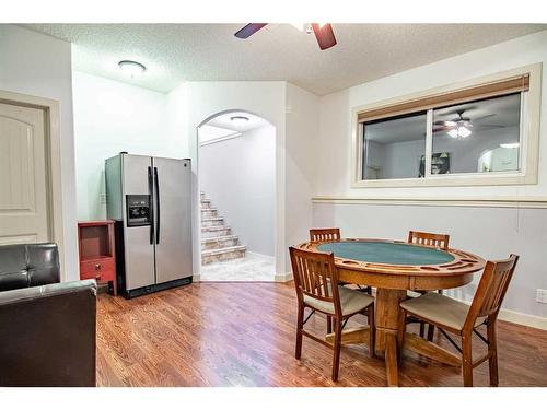 100 Vincent Close, Red Deer, AB - Indoor Photo Showing Dining Room