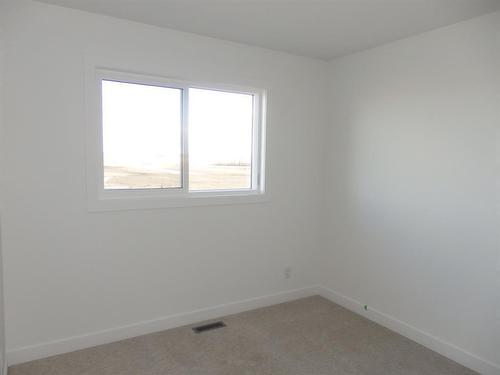 45 Inglis Crescent, Sylvan Lake, AB - Indoor Photo Showing Other Room