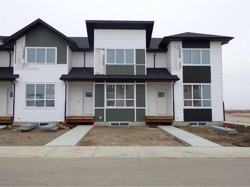 45 Inglis Crescent, Sylvan Lake, AB - Outdoor With Facade