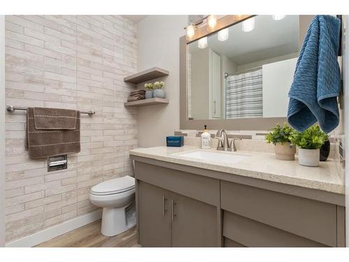 4419 67 Street, Camrose, AB - Indoor Photo Showing Bathroom