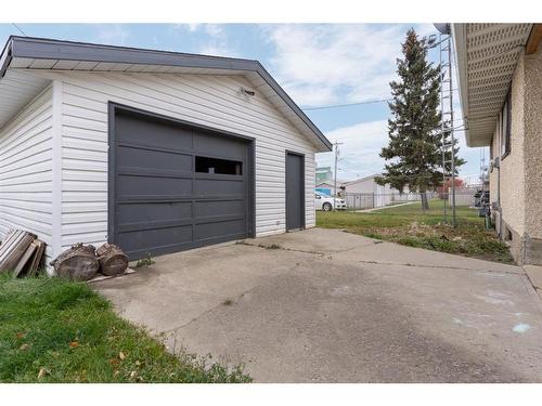 112 Sanden Street, Bawlf, AB - Outdoor With Exterior