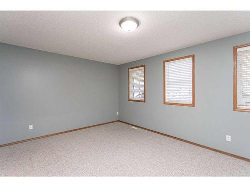 19 Jones Crescent, Red Deer, AB - Indoor Photo Showing Other Room