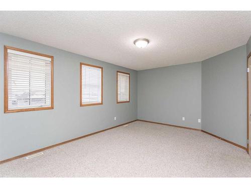 19 Jones Crescent, Red Deer, AB - Indoor Photo Showing Other Room