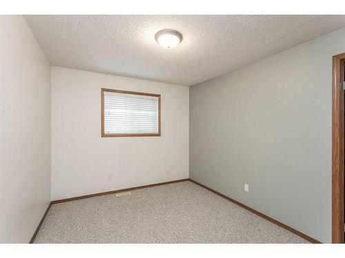 19 Jones Crescent, Red Deer, AB - Indoor Photo Showing Other Room