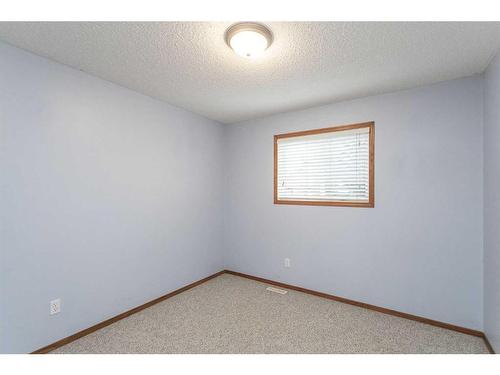 19 Jones Crescent, Red Deer, AB - Indoor Photo Showing Other Room