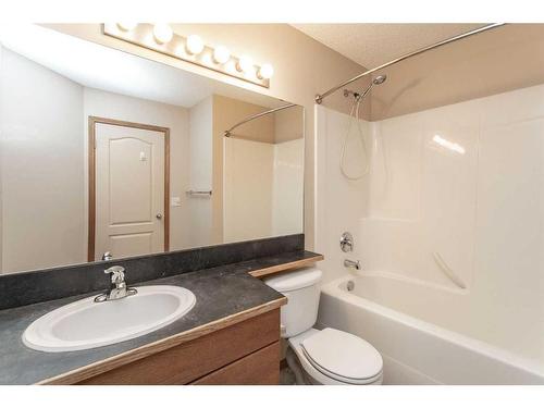 19 Jones Crescent, Red Deer, AB - Indoor Photo Showing Bathroom