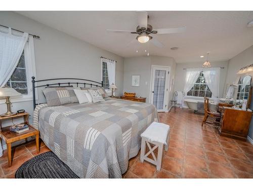 26458 Township Road 382, Rural Red Deer County, AB - Indoor Photo Showing Bedroom