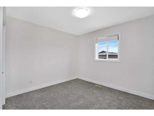 28 Almond Crescent, Blackfalds, AB - Indoor Photo Showing Other Room