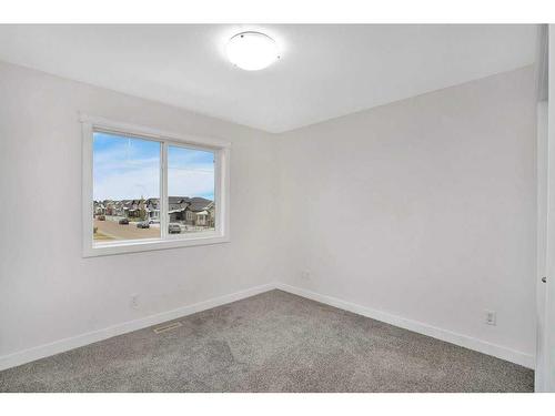 28 Almond Crescent, Blackfalds, AB - Indoor Photo Showing Other Room