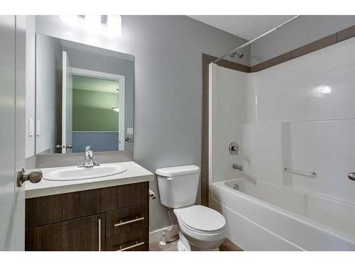 164 Hampton Close, Penhold, AB - Indoor Photo Showing Bathroom