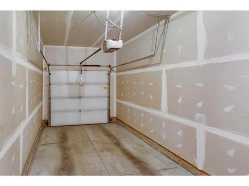 164 Hampton Close, Penhold, AB - Indoor Photo Showing Garage