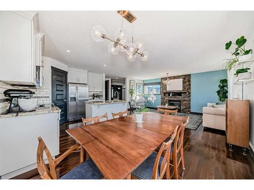 2 Grove Close, Red Deer, AB - Indoor Photo Showing Dining Room