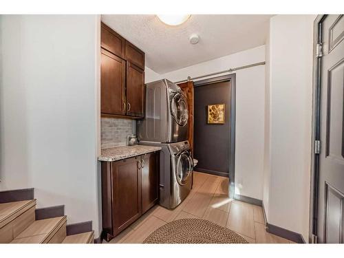 2 Grove Close, Red Deer, AB - Indoor Photo Showing Laundry Room