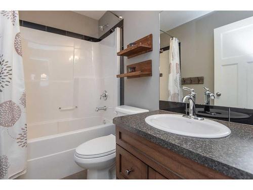 80 Trimble Close, Red Deer, AB - Indoor Photo Showing Bathroom