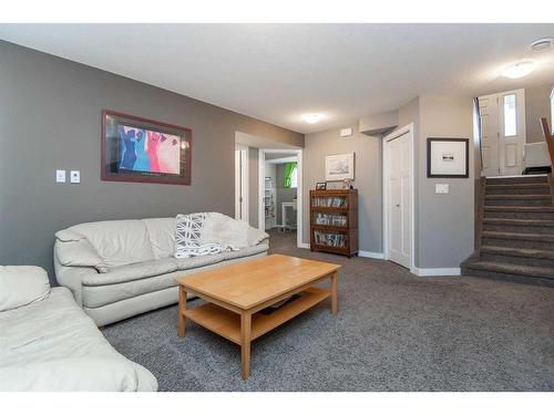 80 Trimble Close, Red Deer, AB - Indoor Photo Showing Living Room