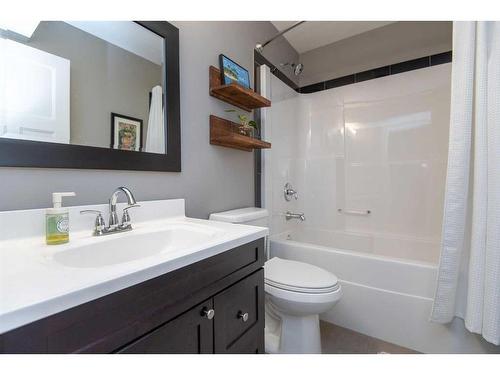 80 Trimble Close, Red Deer, AB - Indoor Photo Showing Bathroom