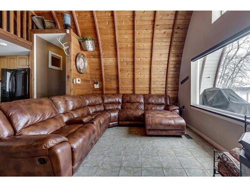 217-36078 Range Road 245 A, Rural Red Deer County, AB - Indoor Photo Showing Living Room