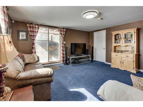 217-36078 Range Road 245 A, Rural Red Deer County, AB - Indoor Photo Showing Living Room