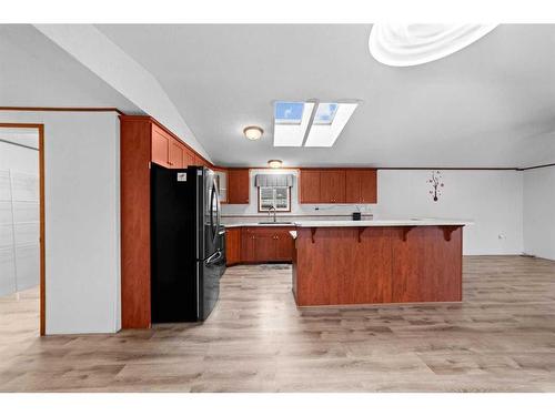 4910 52 Street, Lougheed, AB - Indoor Photo Showing Kitchen