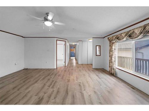 4910 52 Street, Lougheed, AB - Indoor Photo Showing Other Room