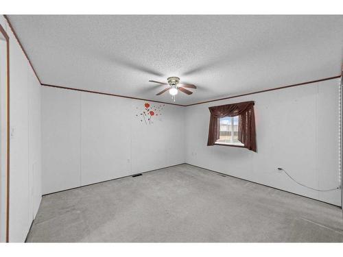 4910 52 Street, Lougheed, AB - Indoor Photo Showing Other Room