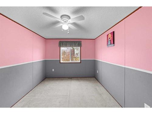 4910 52 Street, Lougheed, AB - Indoor Photo Showing Other Room