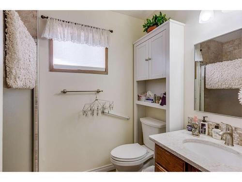 5416 50 Street, Rimbey, AB - Indoor Photo Showing Bathroom