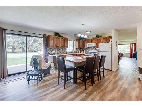 5416 50 Street, Rimbey, AB - Indoor Photo Showing Dining Room