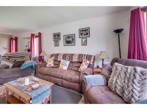 5416 50 Street, Rimbey, AB - Indoor Photo Showing Living Room