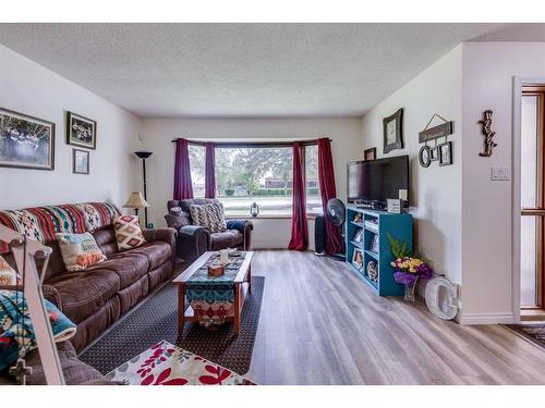 5416 50 Street, Rimbey, AB - Indoor Photo Showing Living Room