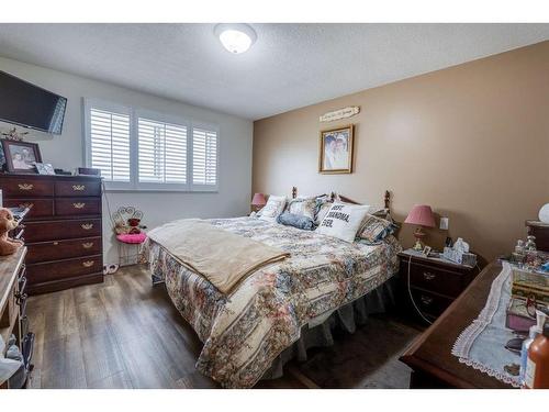 5416 50 Street, Rimbey, AB - Indoor Photo Showing Bedroom