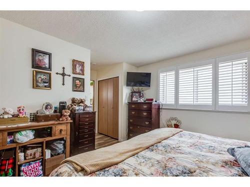 5416 50 Street, Rimbey, AB - Indoor Photo Showing Bedroom