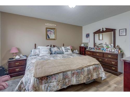 5416 50 Street, Rimbey, AB - Indoor Photo Showing Bedroom