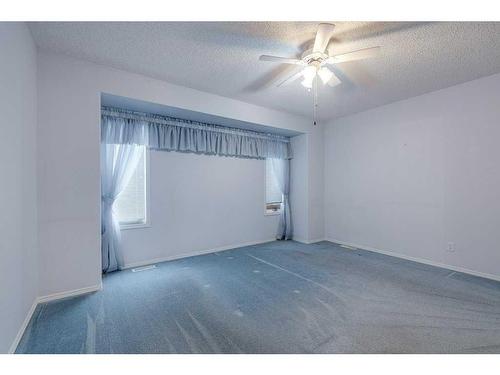 37 Liberty Close, Lacombe, AB - Indoor Photo Showing Other Room